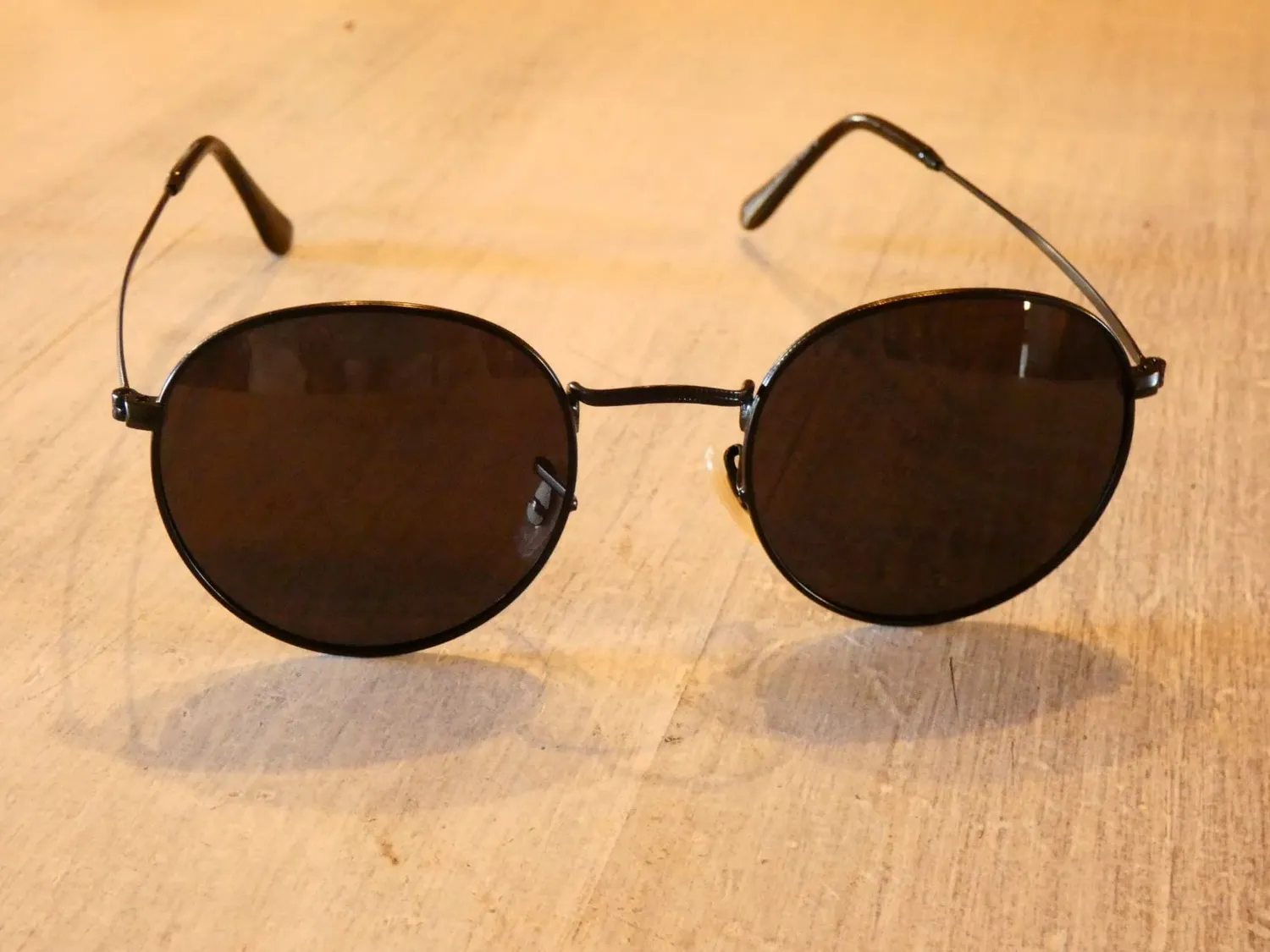 GQUEEN Retro Runde Sonnenbrille Schwarz Grau polarisiert