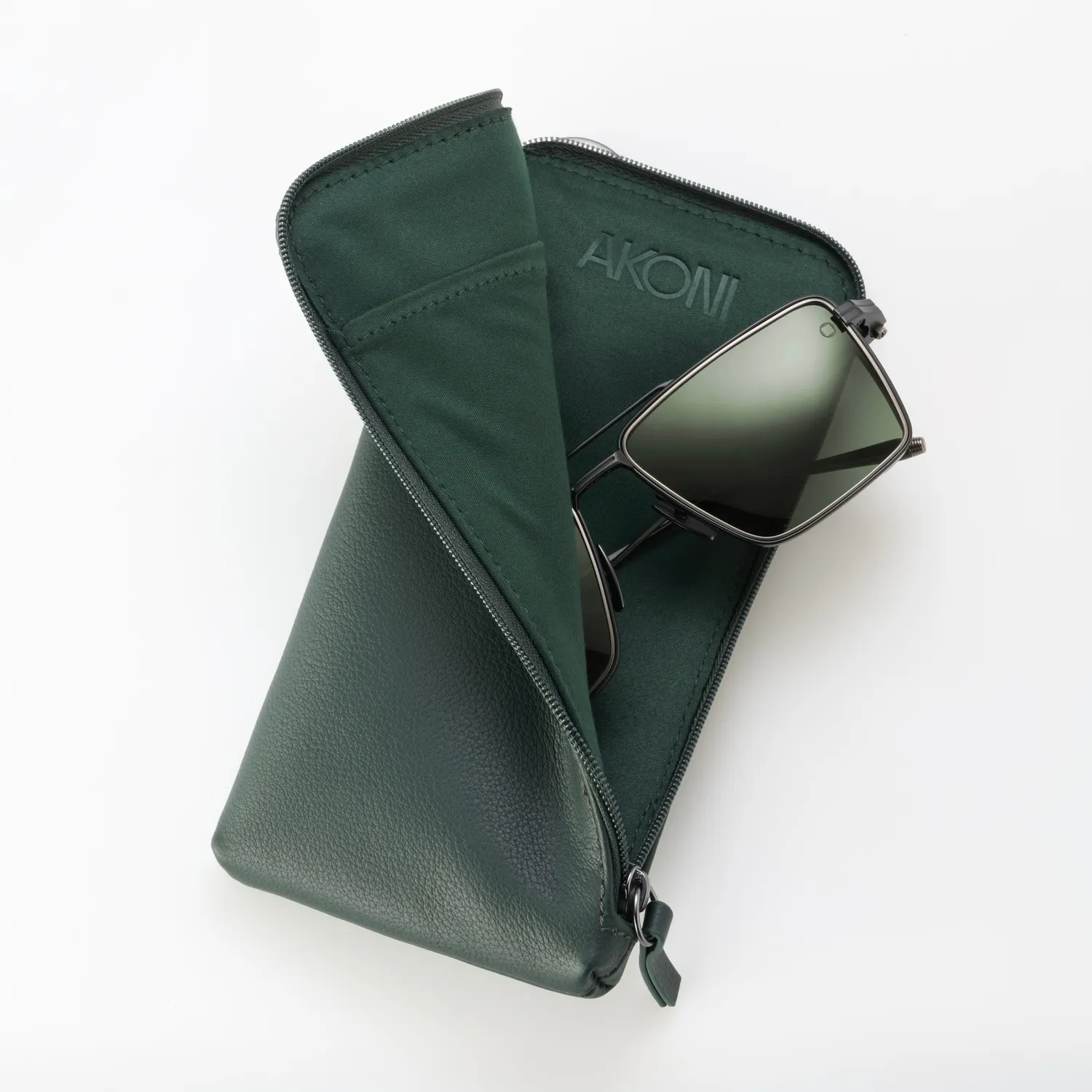 Akoni Leather Case Lederetui Smaragdgrün Leder Small
