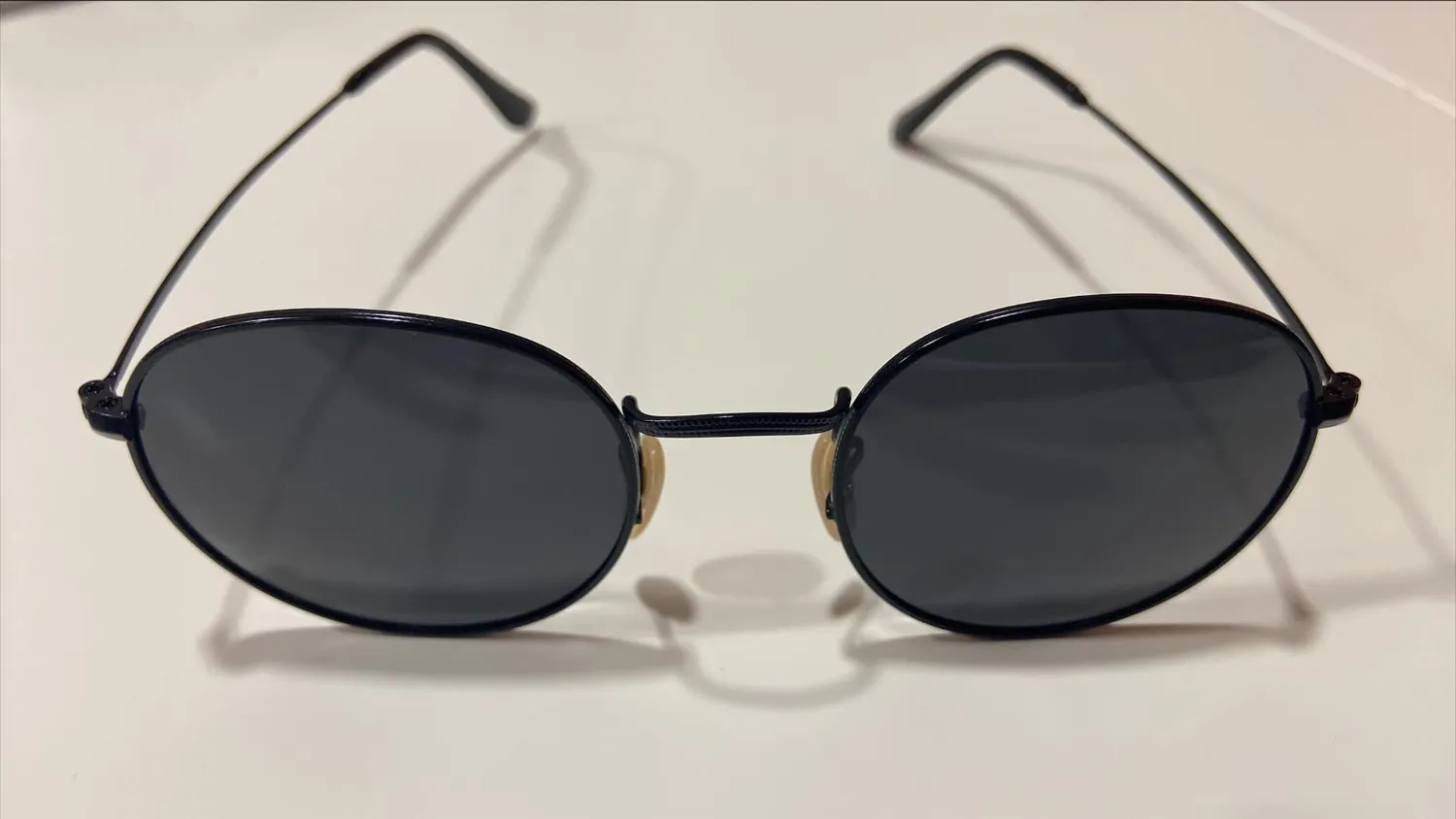 GQUEEN Retro Runde Sonnenbrille Schwarz Grau polarisiert