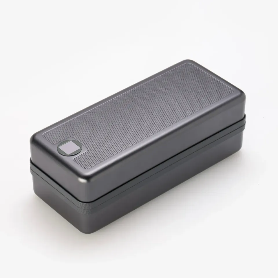 Akoni Aluminium Case Brillenetui Large Aluminium leicht