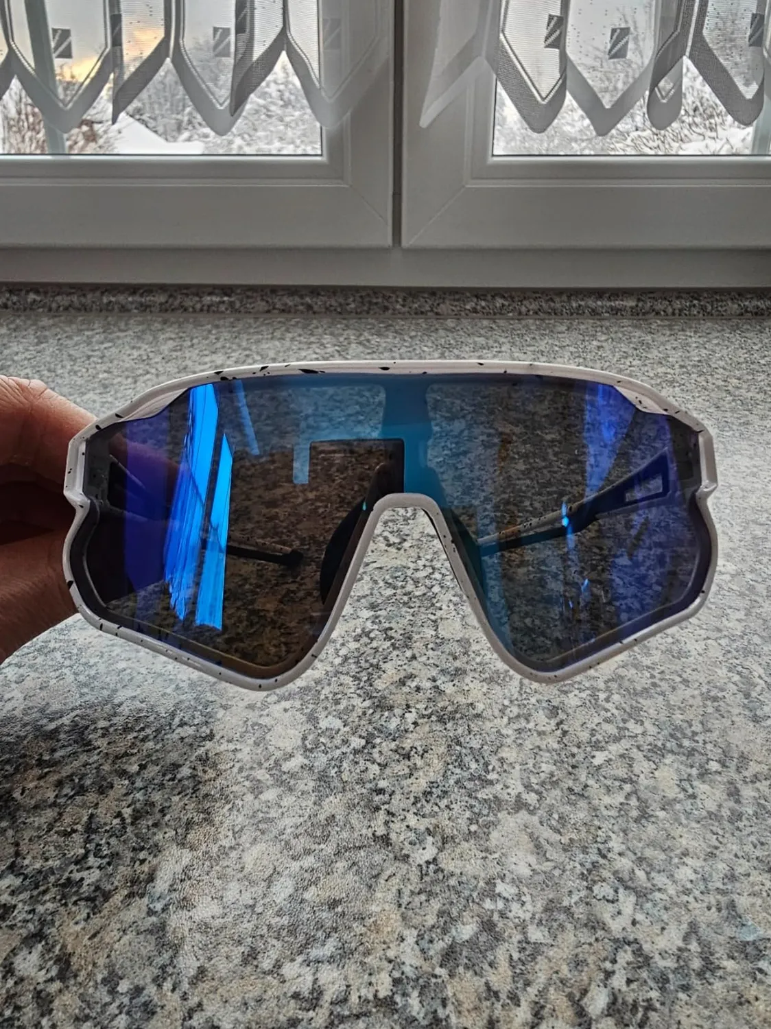 DUCO DC0023 Fahrradbrille weiß-schwarz Revo blau polarisiert