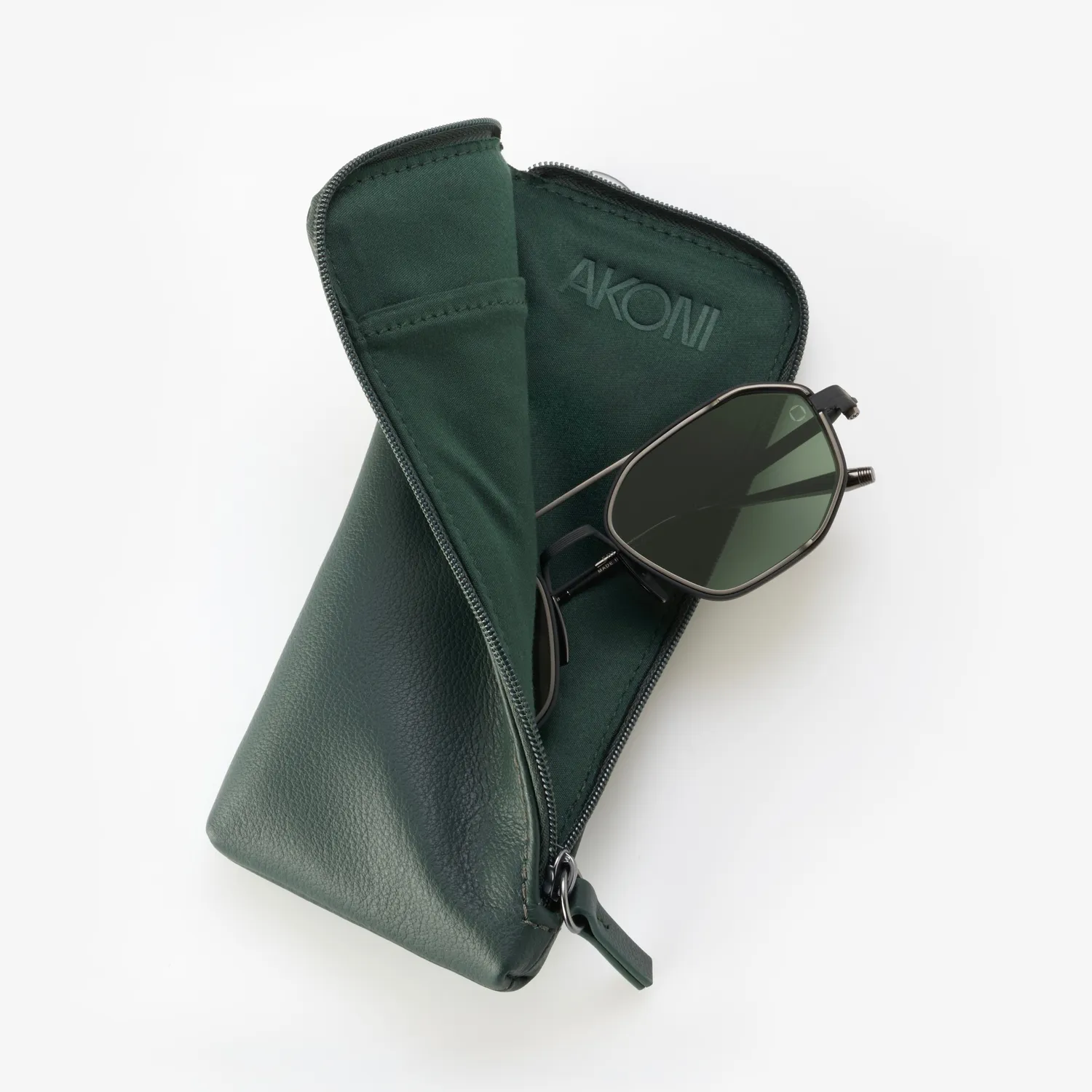 Akoni Leather Case Lederetui Smaragdgrün Leder Small