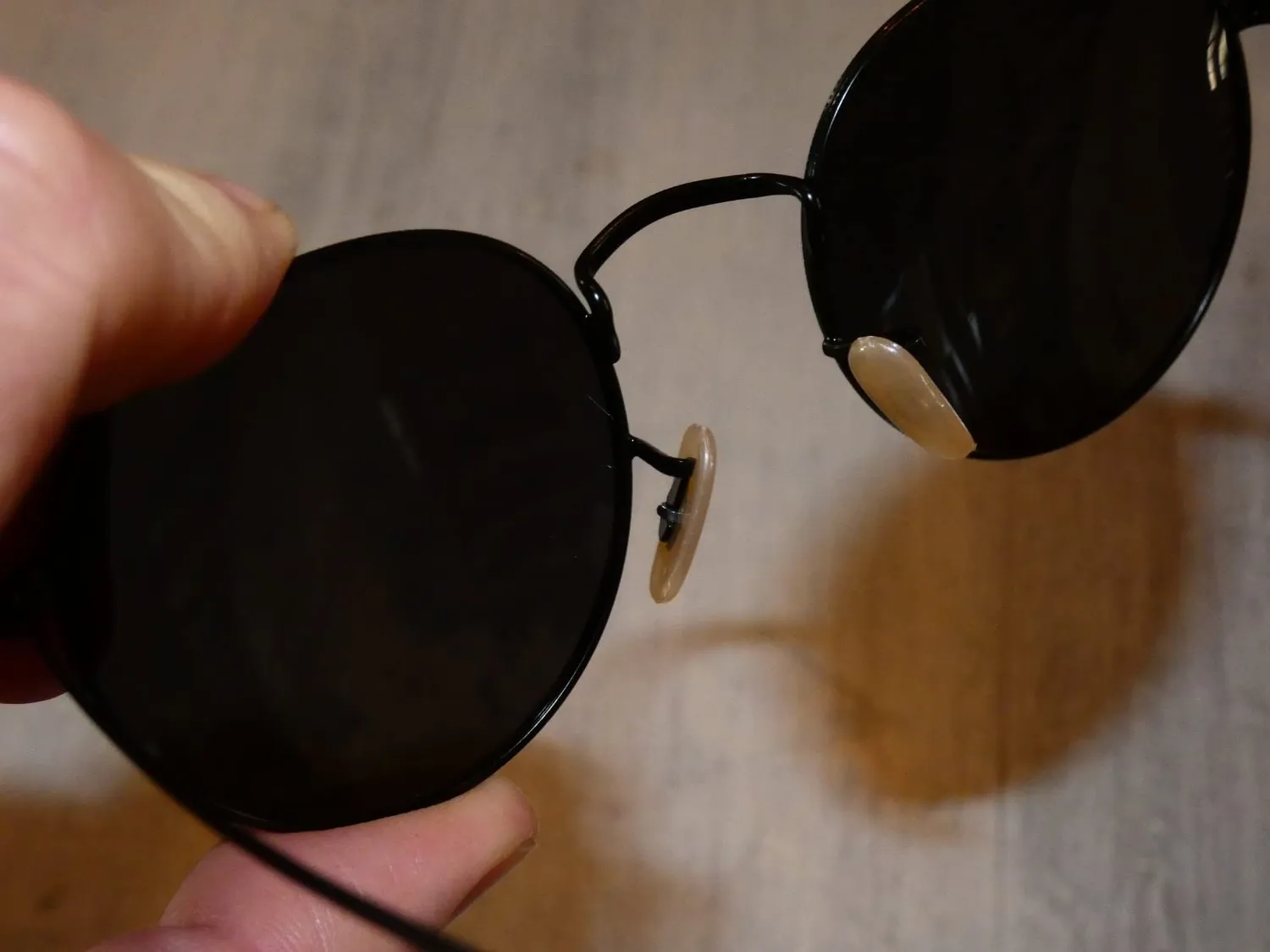 GQUEEN Retro Runde Sonnenbrille Schwarz Grau polarisiert