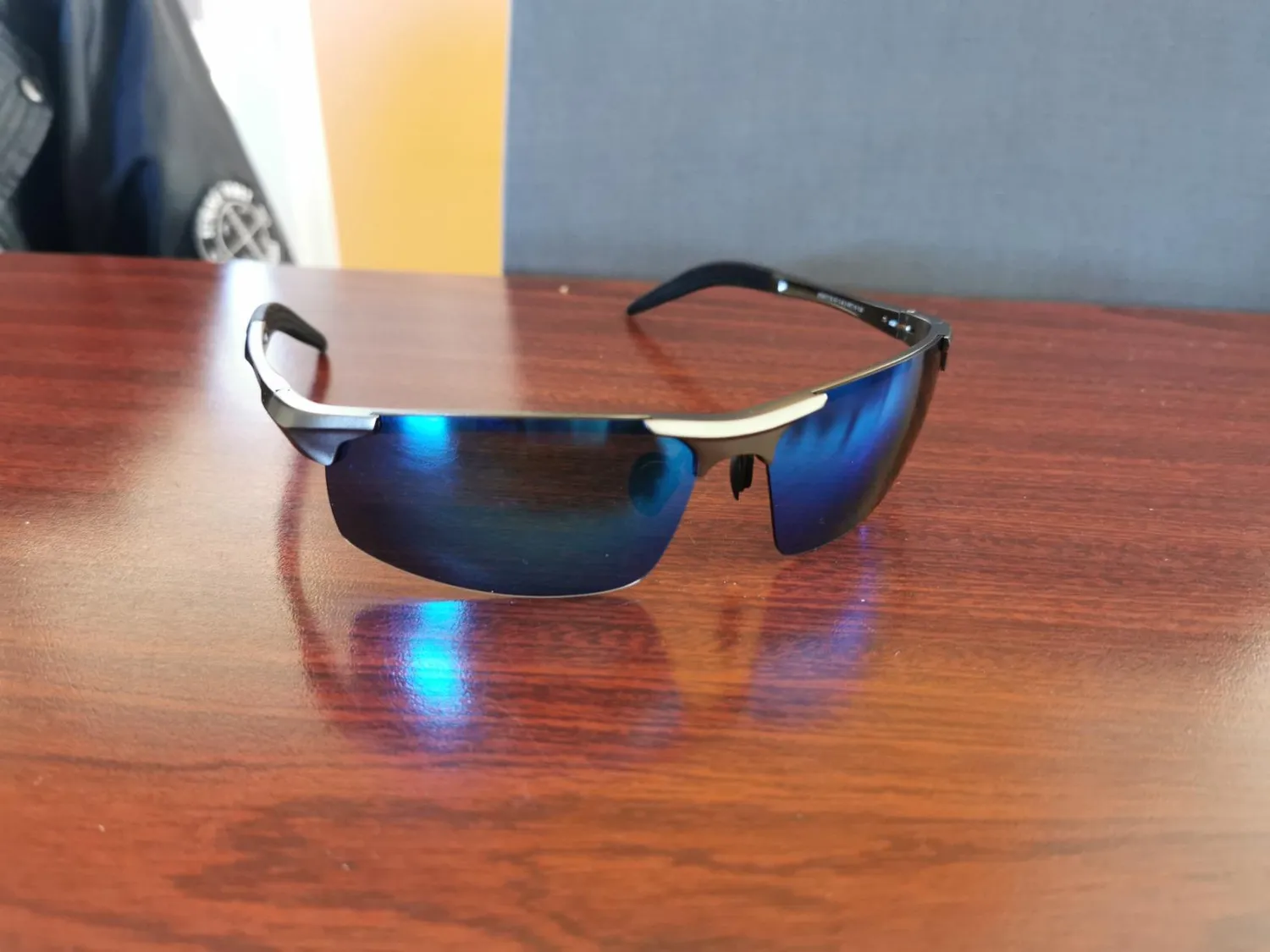 DUCO 8177S Herren Sportbrille polarisiert Grau