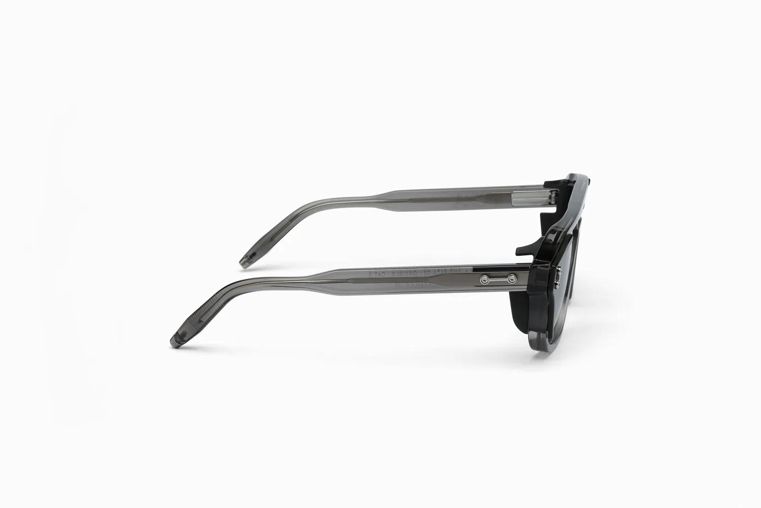 Akoni Etere Phoenix Sonnenbrille Crystal Grey Aviator