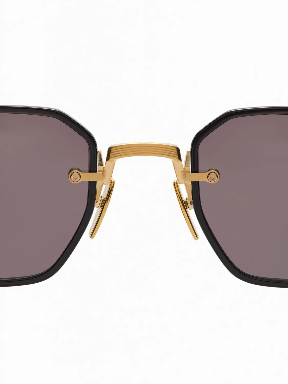Akoni Delta Juno-Two Sonnenbrille Crystal Black eckig